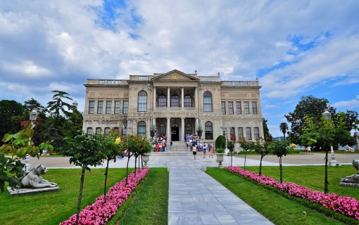 DOLMABAHCE PALACE & BOSPHORUS ON BOAT (FULLDAY TOUR)